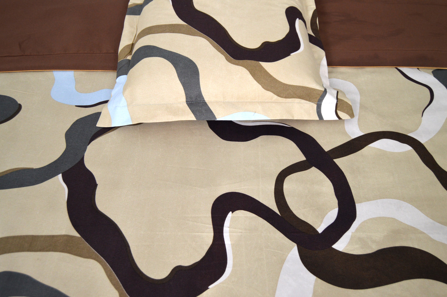 BROWN BEDDING SET OF 4 SUPER KING