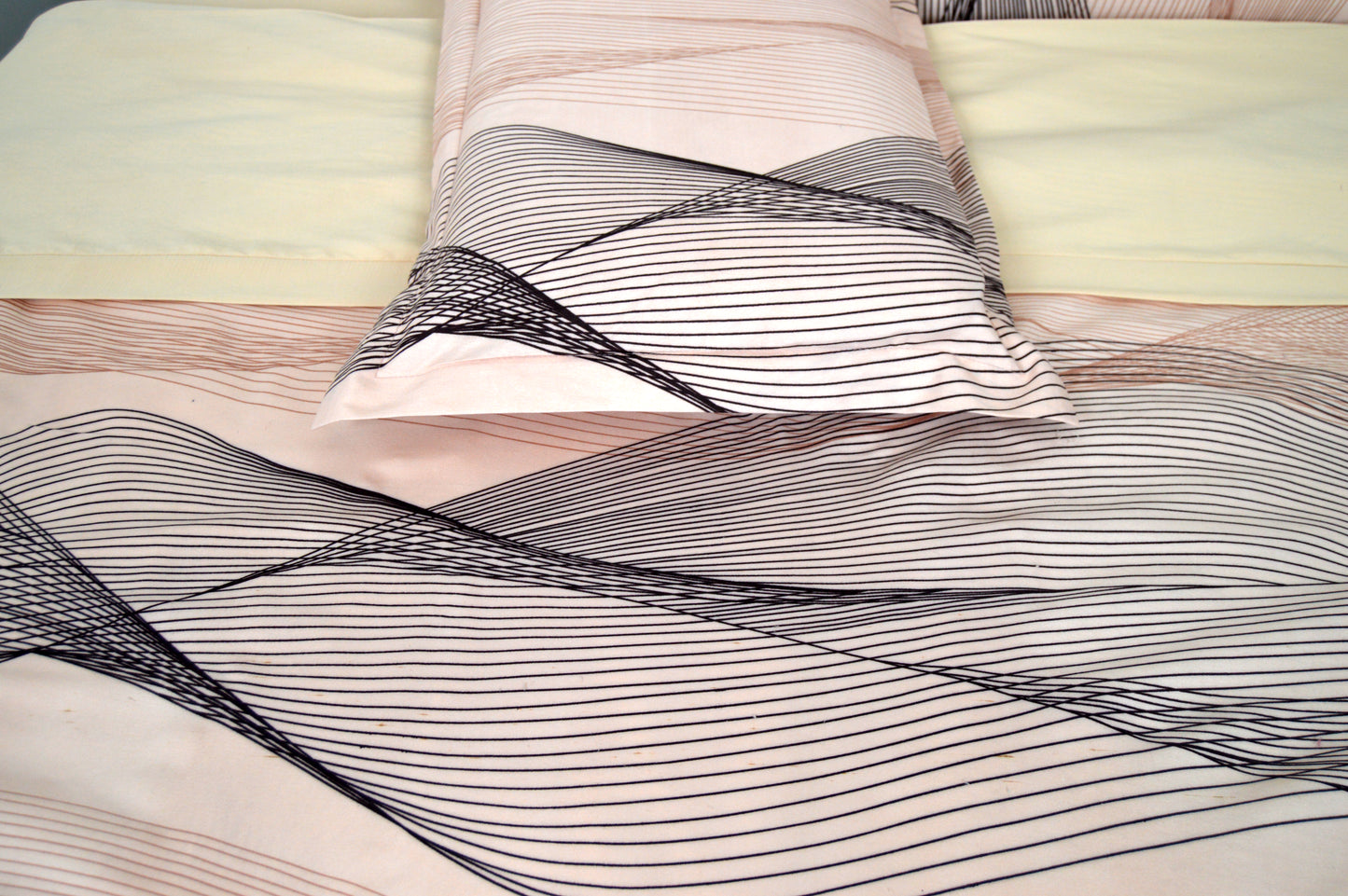 CREAM DREAM BEDDING SET OF 4 SUPER KING