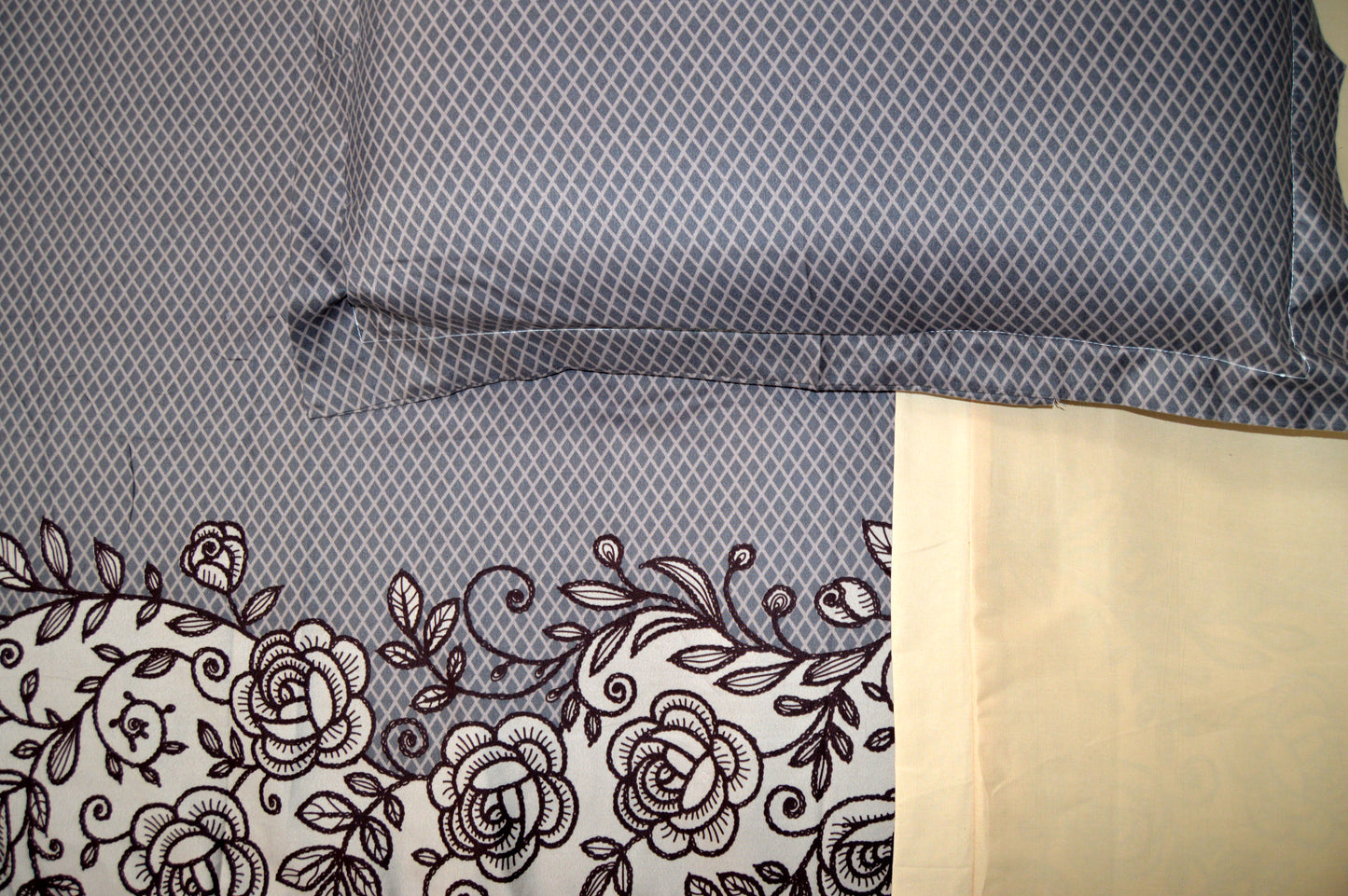 CREAM CHARM BEDDING SET OF 4