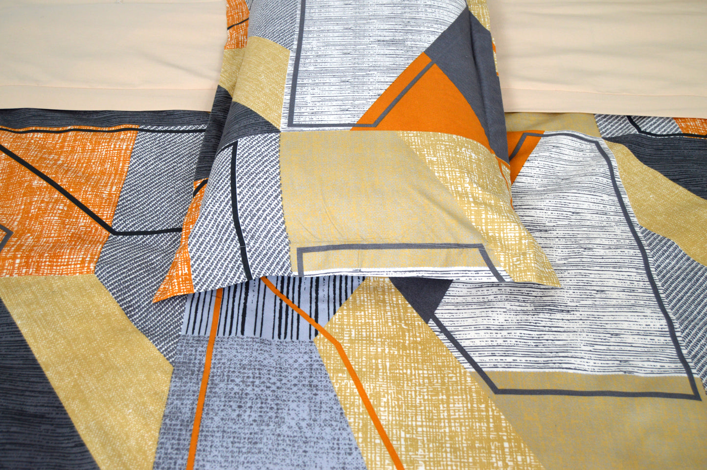 CREAM CUDDLES BEDDING SET OF 4 SUPER KING