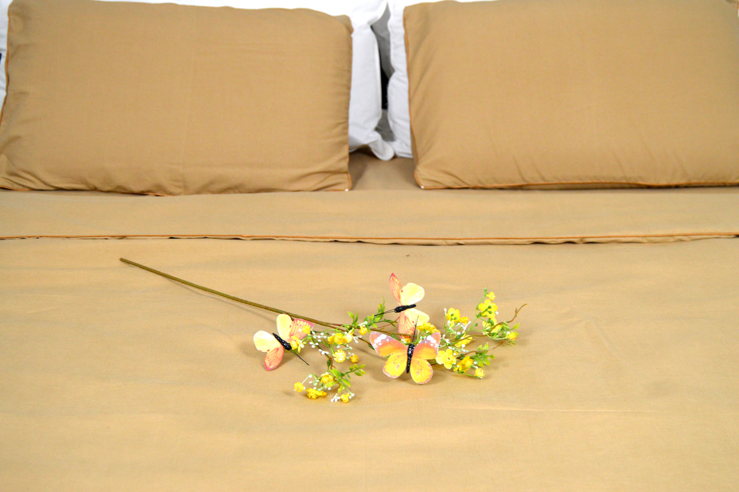 D CREAM PLAIN BEDDING SET OF 4