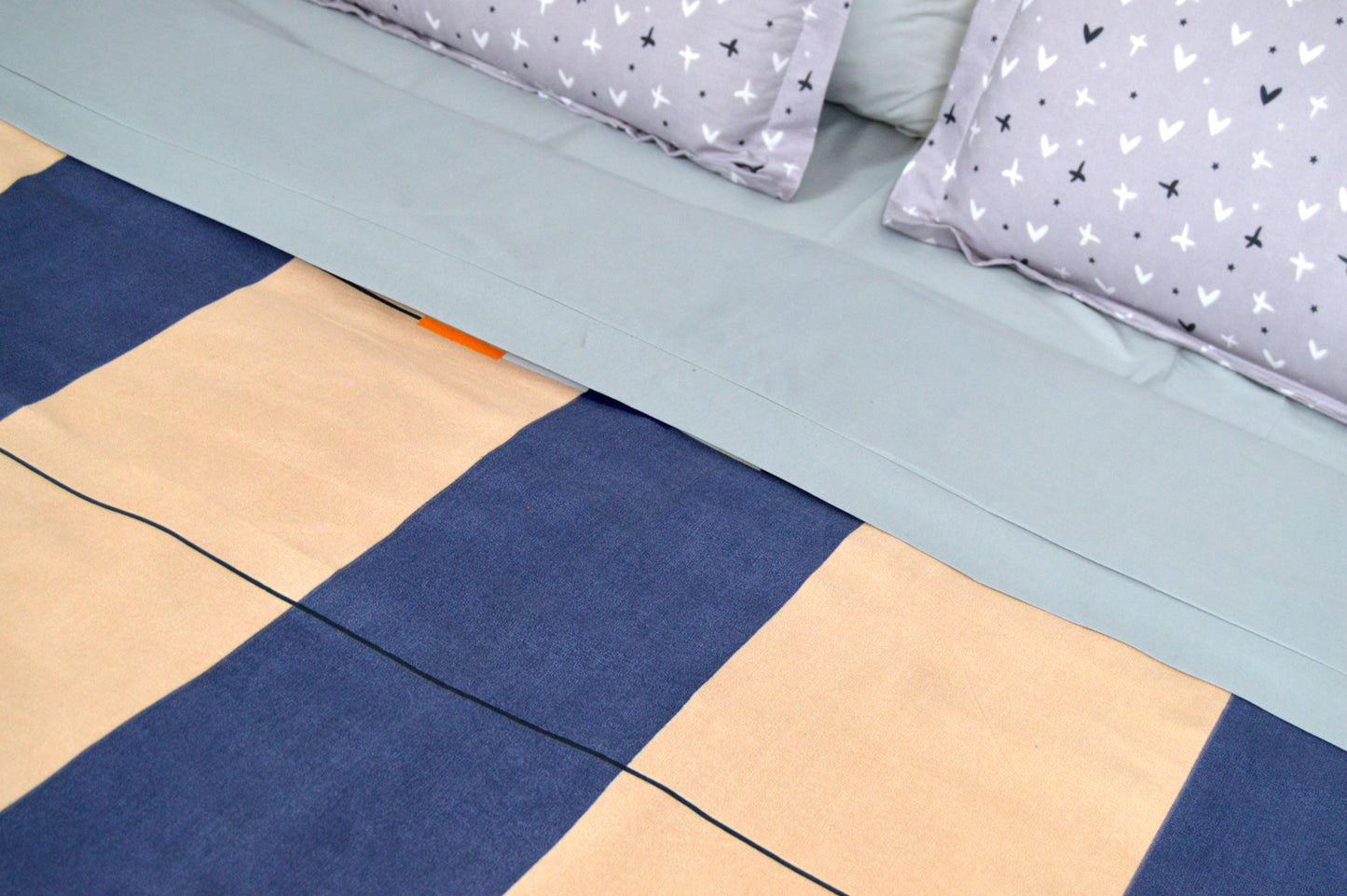GREY GLAMOUR BEDDING SET OF 4