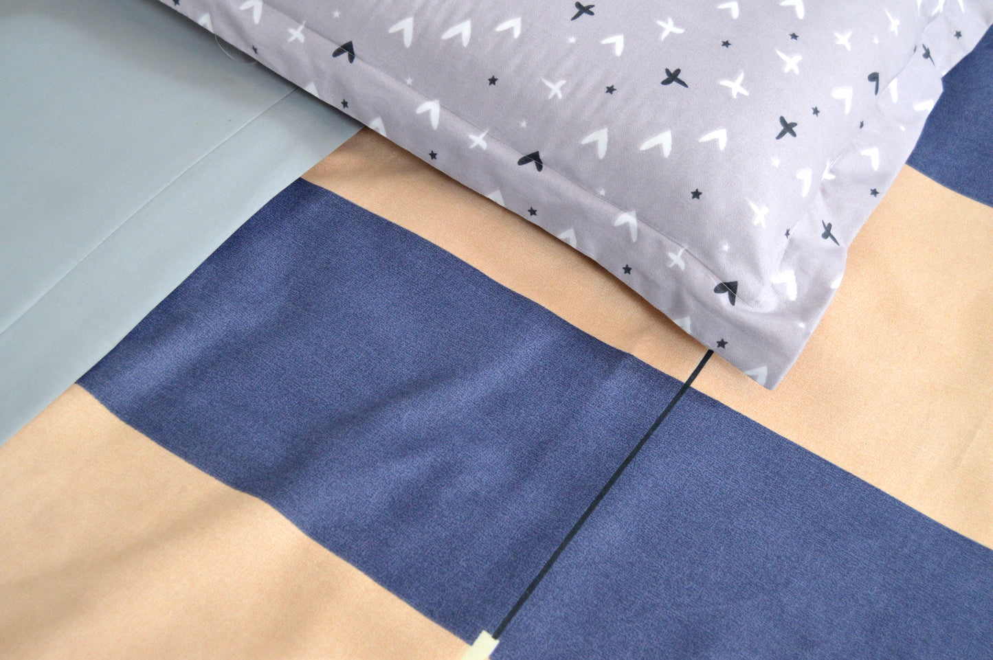 GREY GLAMOUR BEDDING SET OF 4