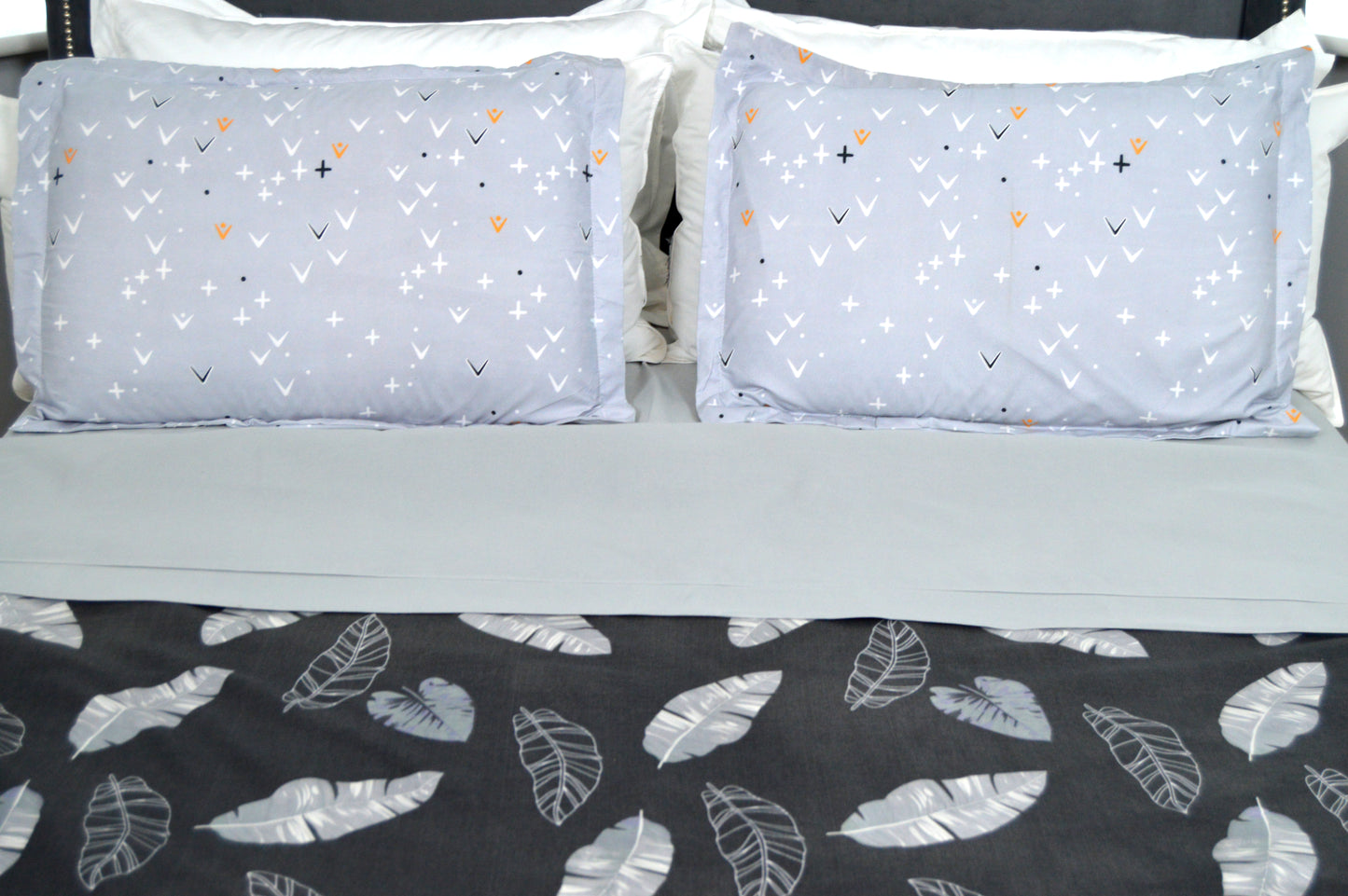 GREY SILVER BEDDING SET OF 4