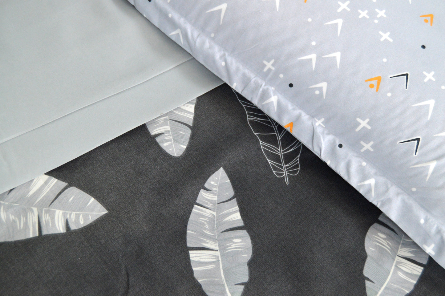 GREY SILVER BEDDING SET OF 4