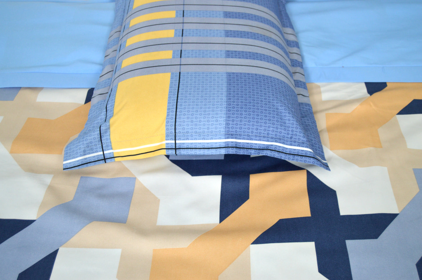BLUE WINDS BEDDING SET OF 4 SUPER KING