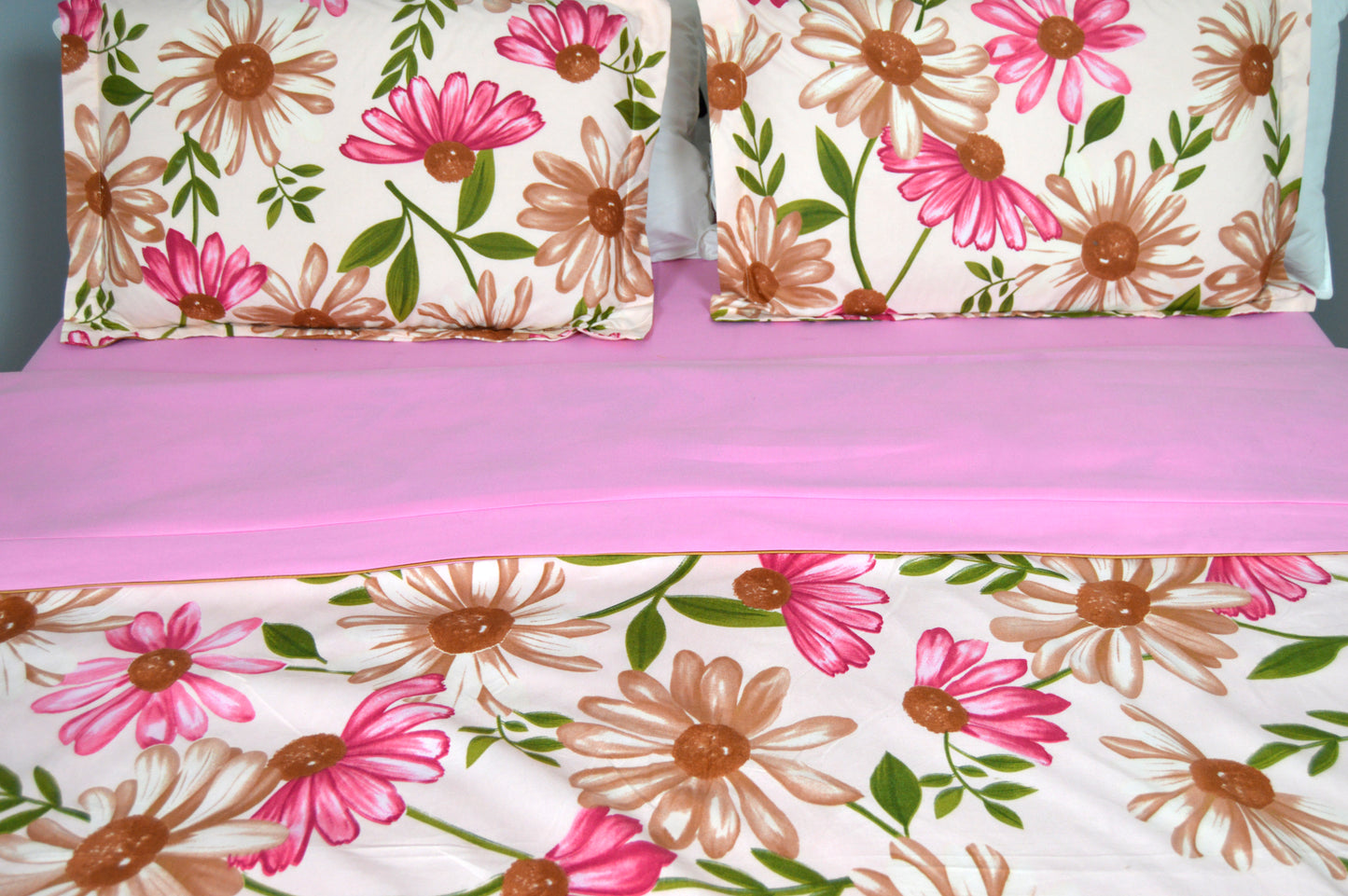 PINK PETAL BEDDING SET OF 4
