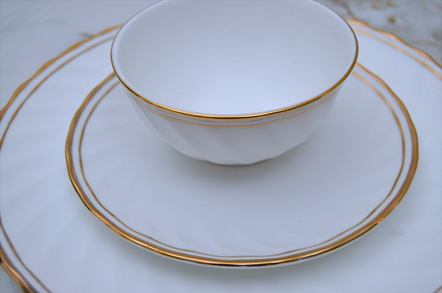 R GOLD DINNER SET