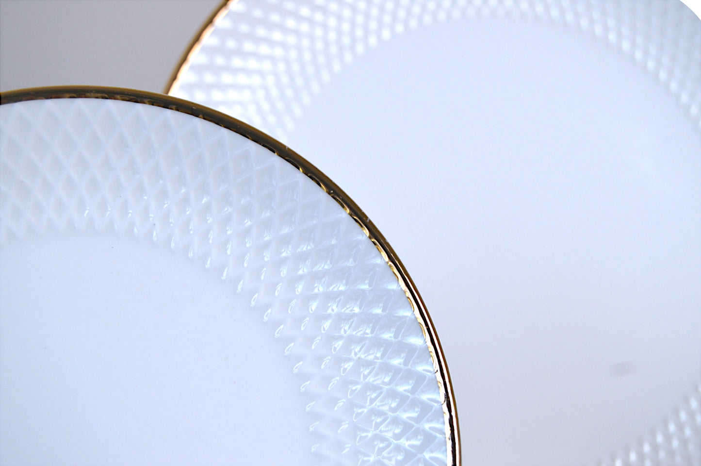 R GOLD E DINNER SET