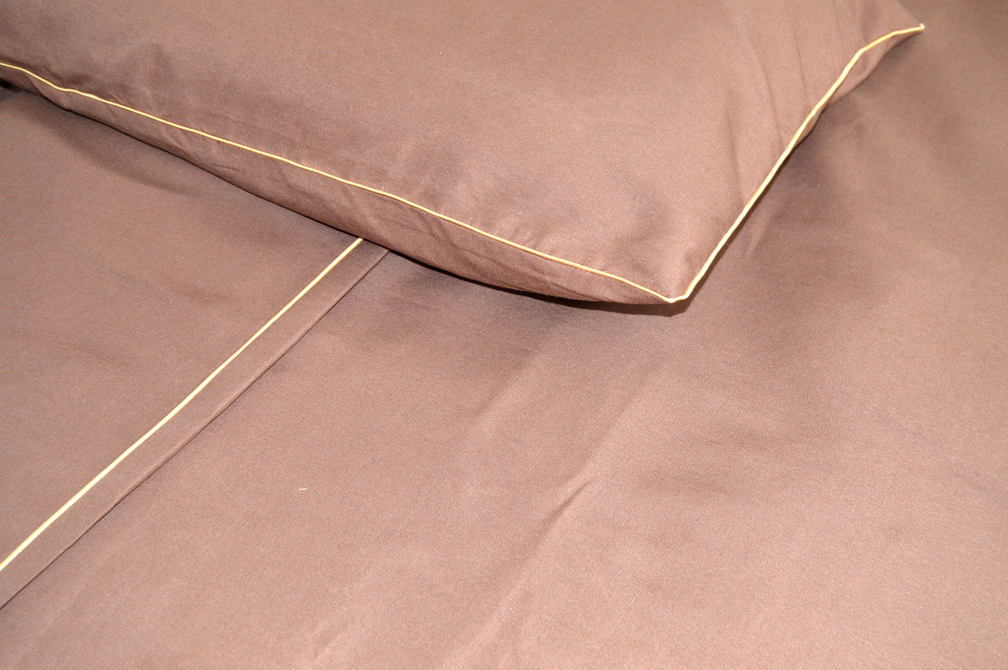 BROWN PLAIN BEDDING SET OF 4