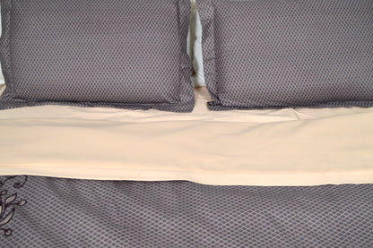 CREAM CHARM BEDDING SET OF 4