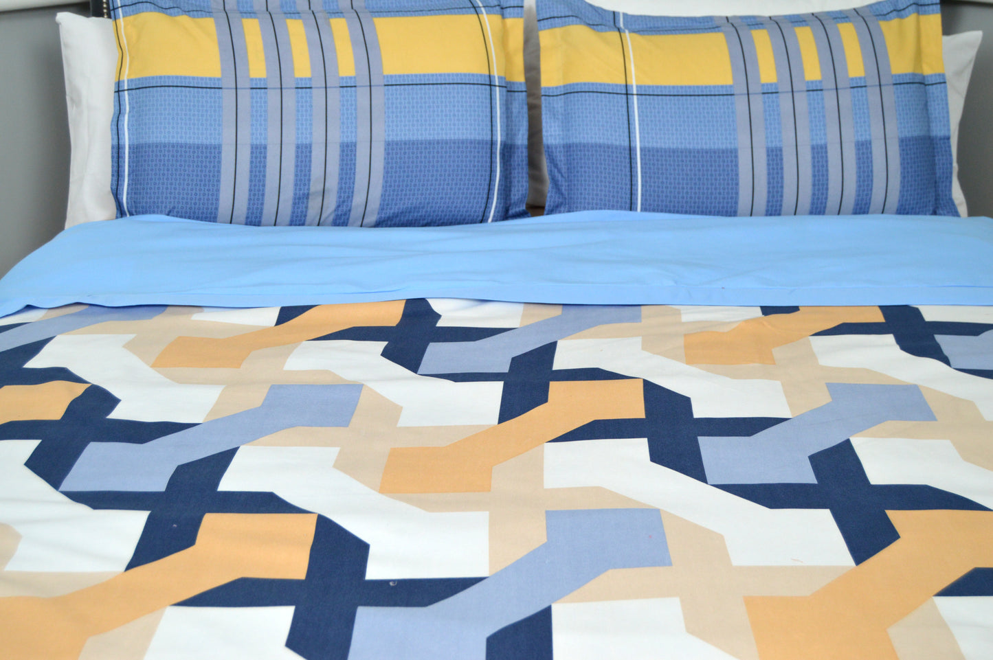 BLUE WINDS BEDDING SET OF 4 SUPER KING